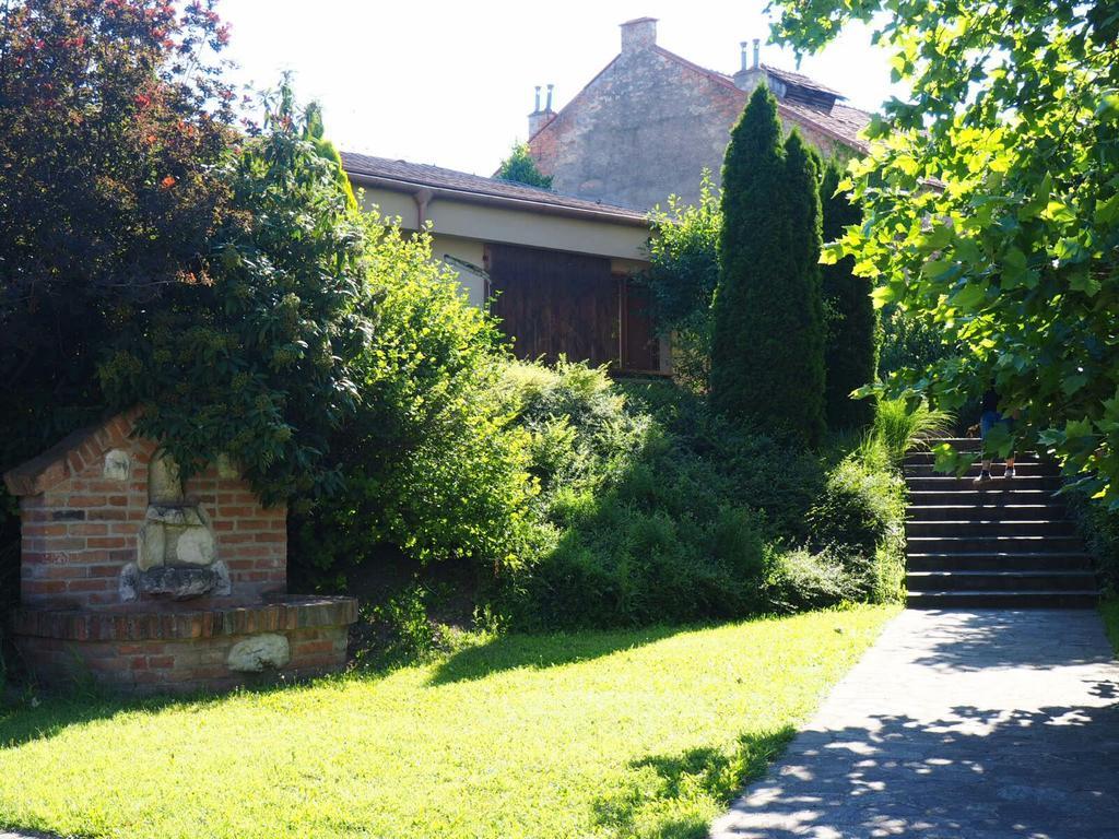 Penzion U Vlku Valtice Exterior photo